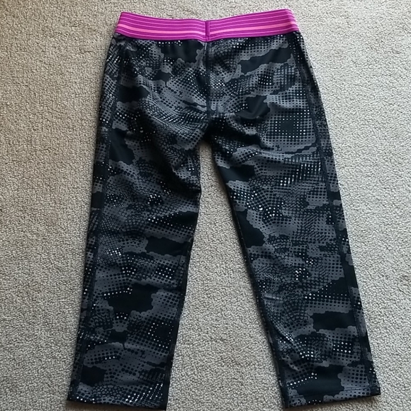 Under Armour work out pants - Picture 2 of 8